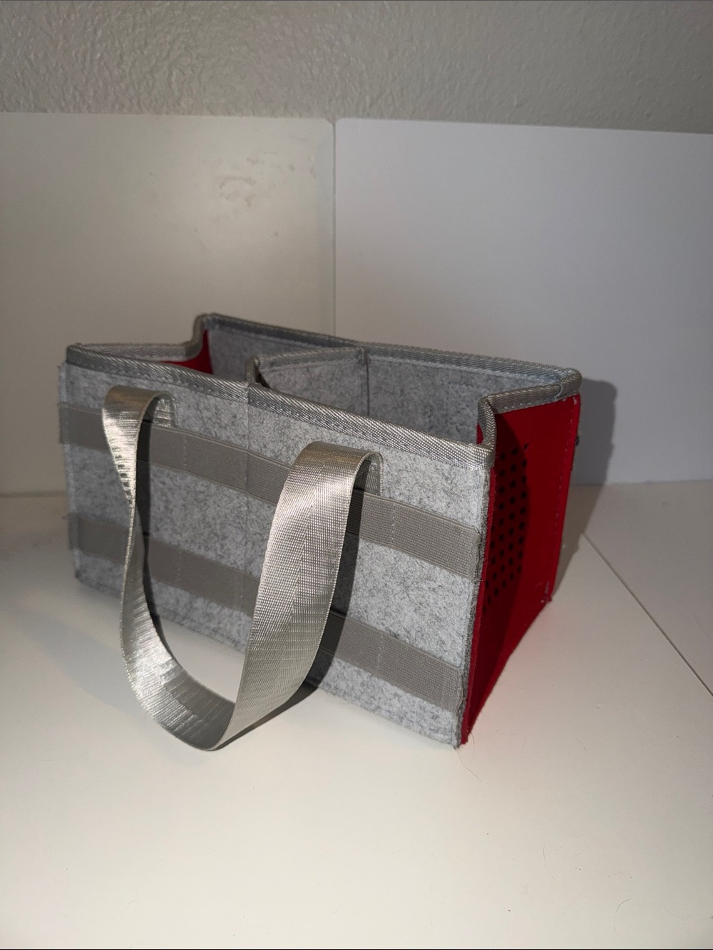 TONIE BOX Kids Felt Storage Tote in Gray and Red with Silver Handles